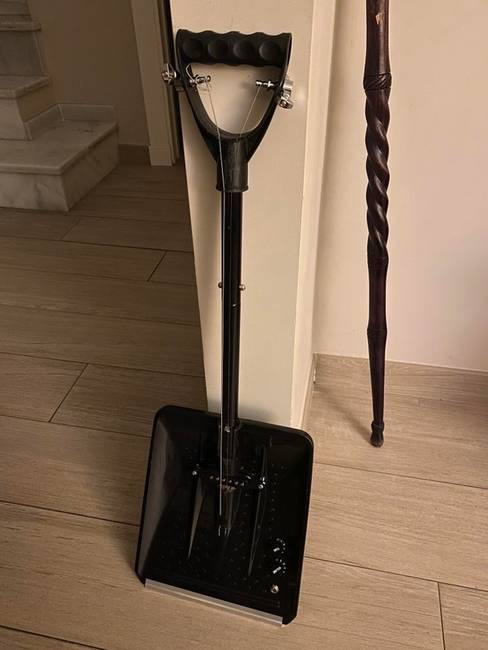 „Elektromos gitárt készítettem egy lapátból."