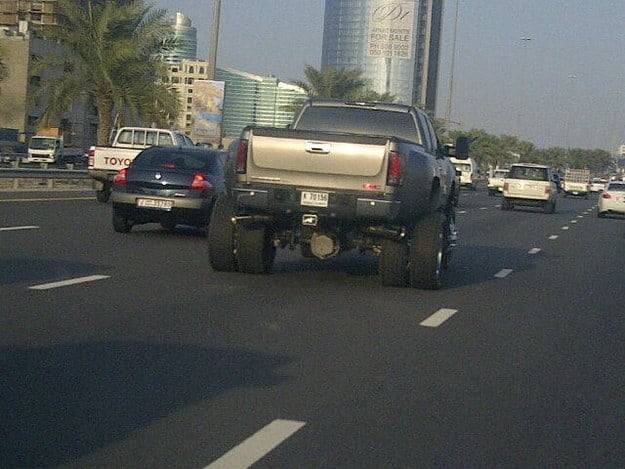 Bárhol máshol furcsának mondanánk, Dubajban azonban teljesen természetes a hülyeség.