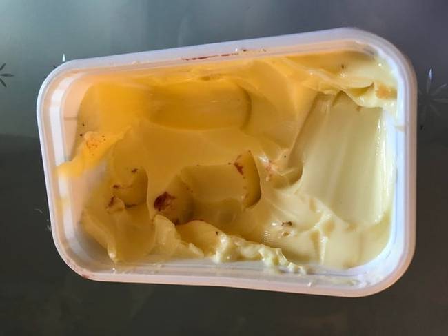 „Anyám ugyanazt a kést használja a vajhoz és a lekvárhoz, még csak meg sem törli közben."