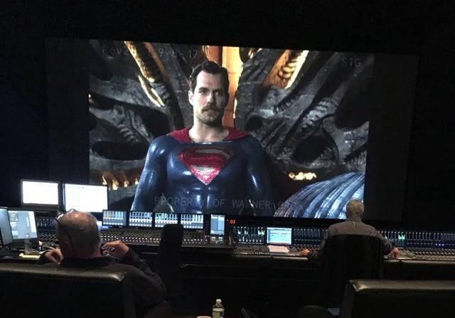 Superman bajusszal.