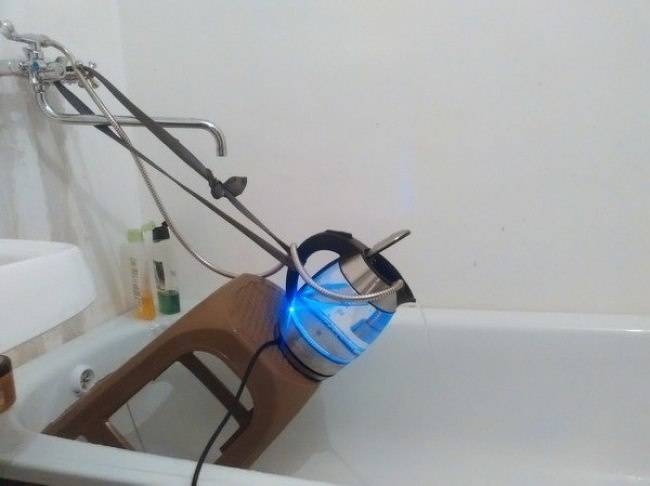 Attól, hogy nincs meleg víz, fürdeni még kell.