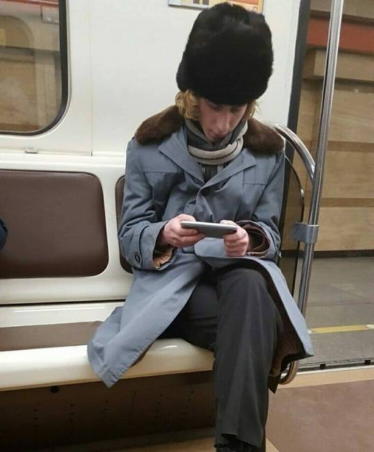 Állítólag az egész metró irigyelte a kalapját.