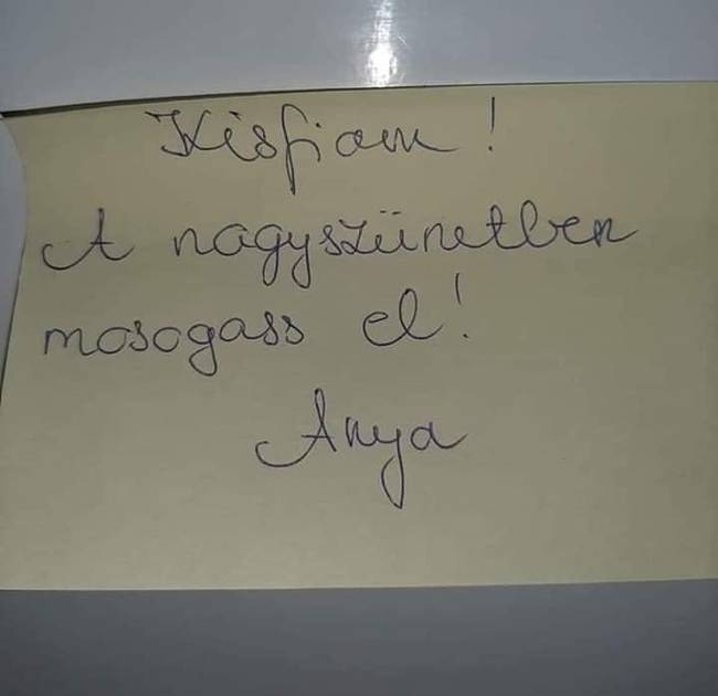 30 ember, aki egyre nehezebben bírja már a vírus miatti bezártságot