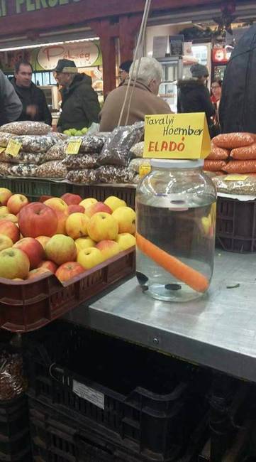 Pár éve még meglepődtünk volna egy hasonló kunszton, a mai világban azonban már kevés dolog képes ámulatba ejteni bennünket...😄