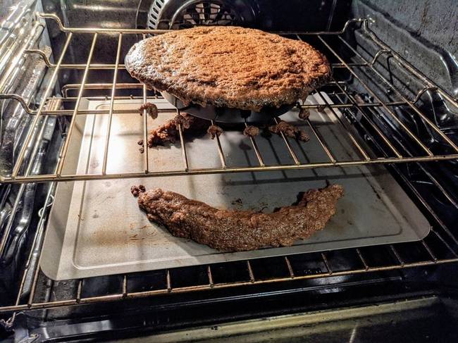 Születésnapi tortát akartam sütni, de nem voltak megfelelő alapanyagok. Ennek ellenére úgy döntöttem, hogy megpróbálom.”