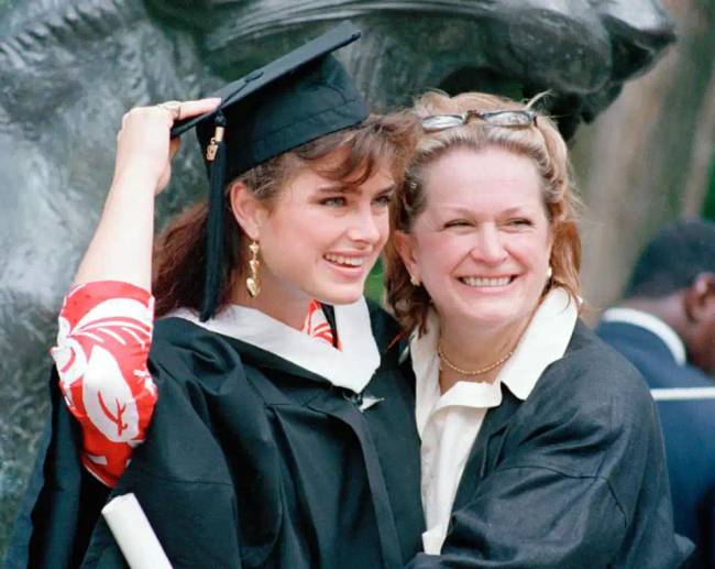 A gyönyörű színésznő, Brooke Shields tragédiája
