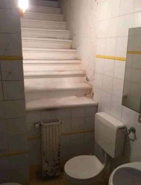 Olyan sok kérdést hagy maga után.