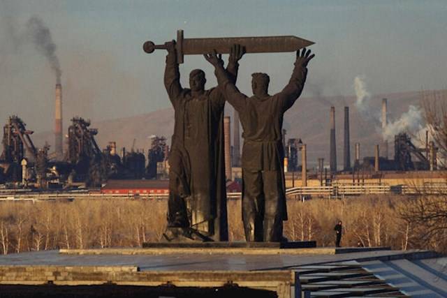 Az oroszországi Magnitogorsk a világ egyik legszennyezettebb városa. Az itt született gyermekek csupán 28%-a születik egészségesen.