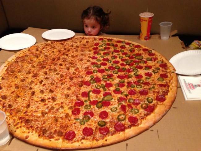 Ez a pizza már tényleg családi.