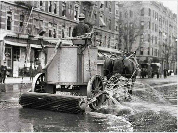 Úttisztító lovaskocsi 1907-ben, New Yorkban.