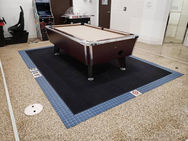 „Pool area"-ként volt feltüntetve a szálloda weboldalán.