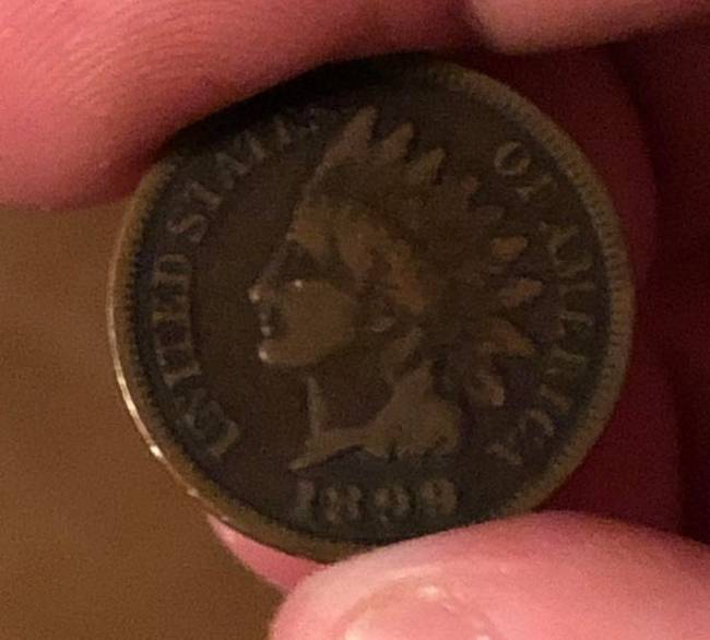 „Kutyasétáltatás közben találtam egy 1899-es pénzérmét."