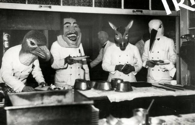 Pincérek egy bajor étteremben, 1933-ban.