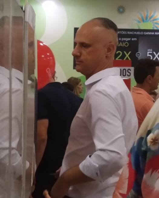 Talán egy hirtelen gázadásnál csúszott hátra a sérója, nem tudjuk.