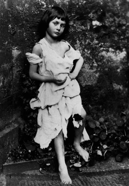 Alice Liddell - ő ihlette meg Lewis Carroll-t, hogy megírja az Alice Csodaországban című könyvet.