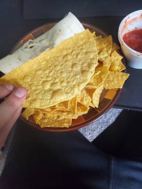 "Mexikói chipset vásároltam, és az egyik csomagban egy ilyen óriási tortilla volt."
