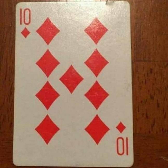 10-es kártya, 9 káró-szimbólum.