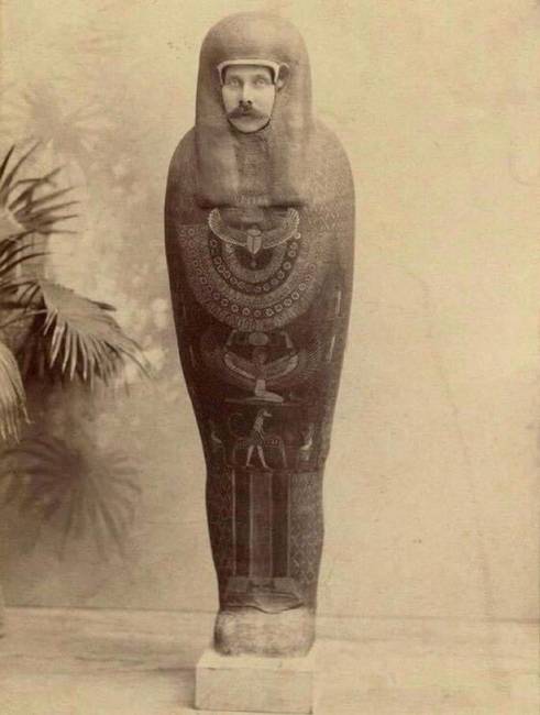Ferenc Ferdinánd osztrák–magyar trónörökös múmiának álcázta magát az 1896-os kairói utazása során.