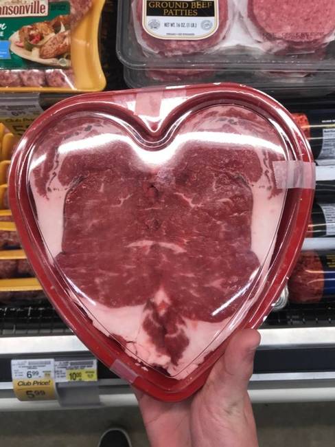 „Valentin-napkor a helyi boltban szív alakú steaket árultak."
