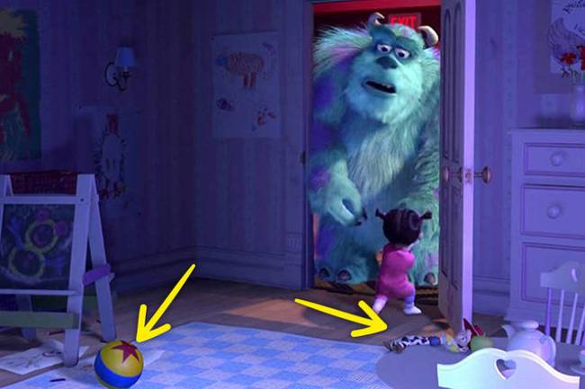 A Szörny Rt-ben Boo szobájában látható Jessie a Toy Story-ból és a Pixar legendás labdája.