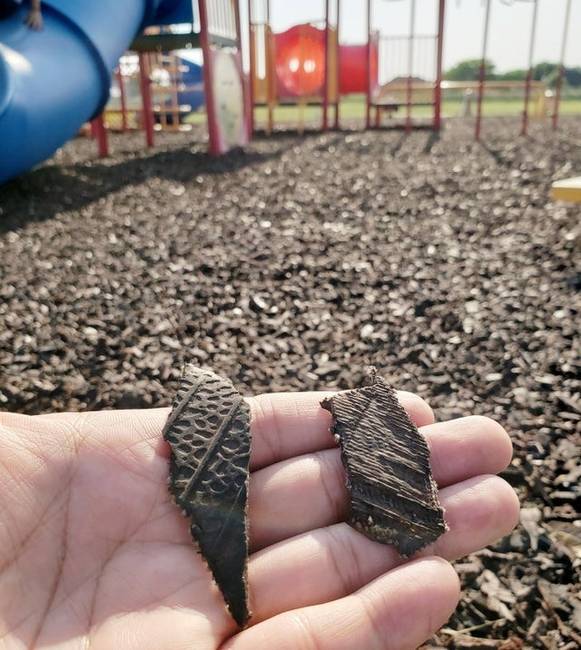 Ezen a játszótéren mulcs helyett újrahasznosított gumidarabokat használnak.