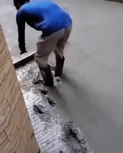 A csávó arckifejezése mindent elmond. 🤣