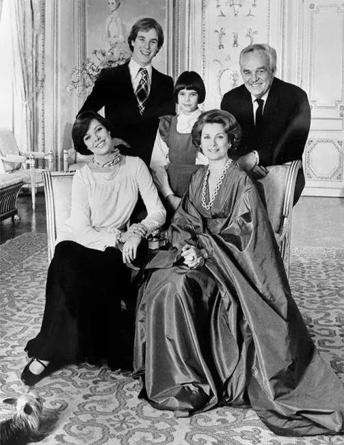Rainier herceg, Grace Kelly és gyermekeik.