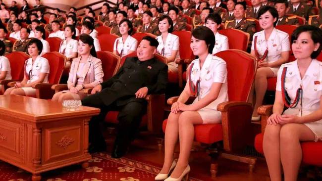 Mi az a „kippumjo” – egy 2000 nőből álló titkos állami dandár, akik Észak-Korea legfelsőbb tisztjeit szolgálják
