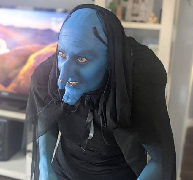 „A barátnőm gyakorolta a halloweeni sminkelést."