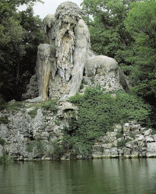 Az Appennini Kolosszus (10 méter) - Firenze, Olaszország.