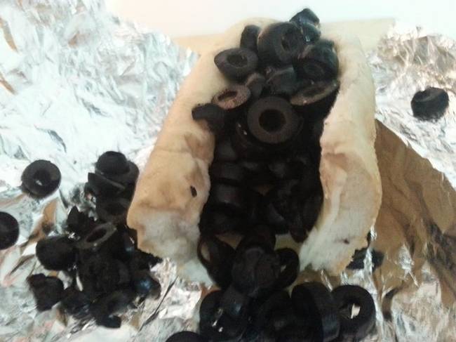 „Rendeltem egy vegetáriánus hotdogot olívabogyókkal. Ezt kaptam."