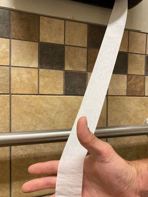 „A benzinkút WC-papírja pénztári blokk méretű."