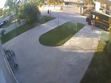 Ezért kár volt kiszállni a teherautóból.