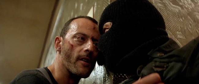 Samy Naceri a Leon, a profi című filmben.