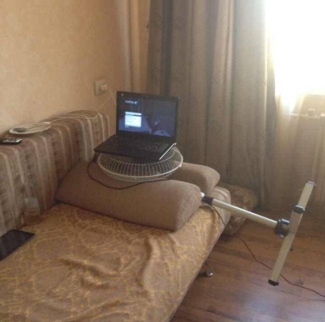 Rögtönzött laptophűtő.