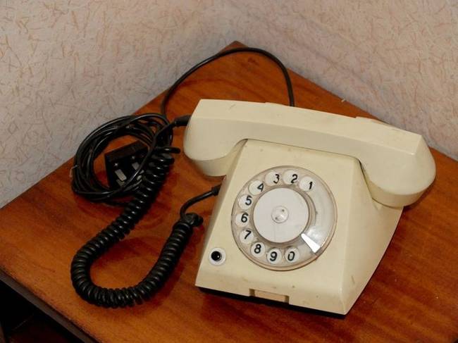 Véletlenszerű számokat tárcsáztunk, majd amikor felvették, letettük a telefont.