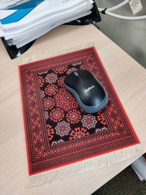 „A főnököm ezt az egérpadot használja munka közben."