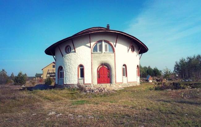 Gyerekkorában a tulajt biztos sokszor sarokba zárták, ezért felnőttkorában ilyen otthont épített magának.