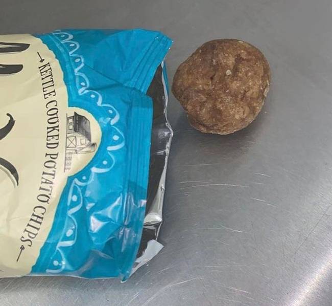 „Volt egy egész burgonya a chipses zacskómban."