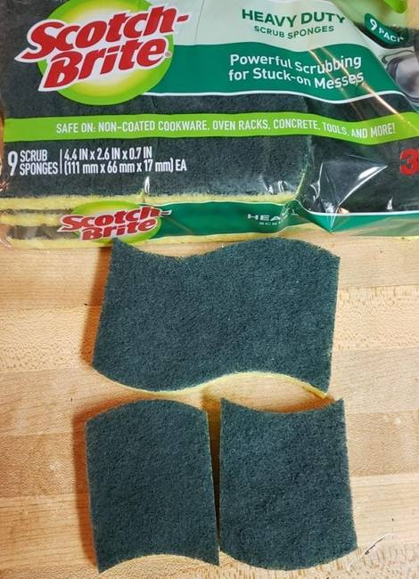 „Mindig félbevágom a szivacsokat, hogy tovább kitartsanak."