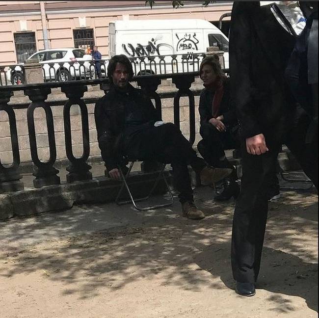 Keanu Reeves a Siberia című film forgatásán, Szentpéterváron.