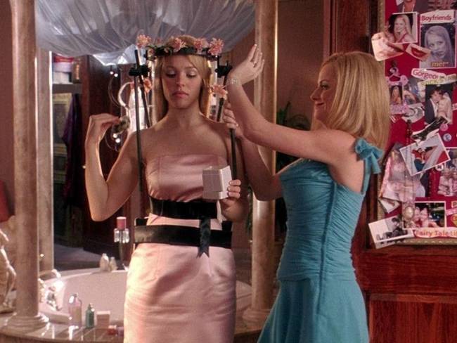 Rachel McAdams és Amy Poehler a Bajos csajokban.