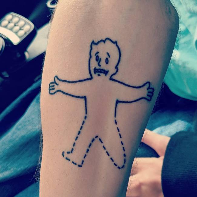 „Nagy Fallout rajongó vagyok, és az életem nagy részét kerekesszékben töltöttem. Mit gondolsz a tetoválásomról?”