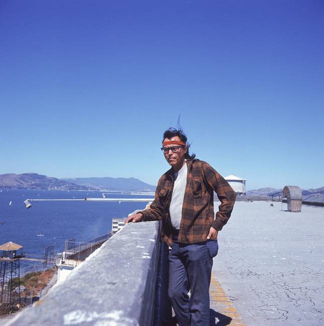 1969-71 között 89 amerikai indián elfoglalta Alcatraz szigetét.