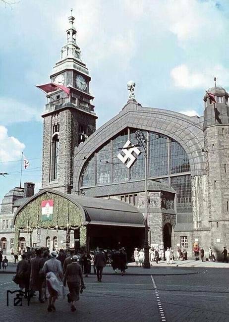 Horthy Miklós németországi látogatása tiszteletére feldíszített hamburgi Központi Pályaudvar. (1938. augusztus 24.)