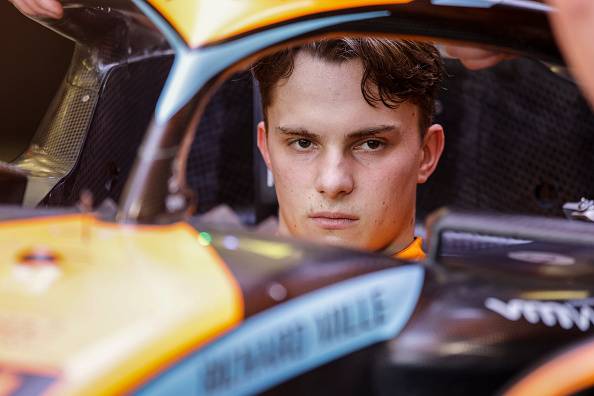 Válaszolj néhány kérdésre, és megmondjuk, hogy melyik F1 pilótára hasonlítasz