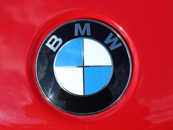 A BMW logójának belsejében valójában Bajorország zászlaját láthatjuk.