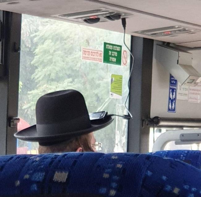 Egészen egyedi módon értelmezte a „használd a fejed" kifejezést.