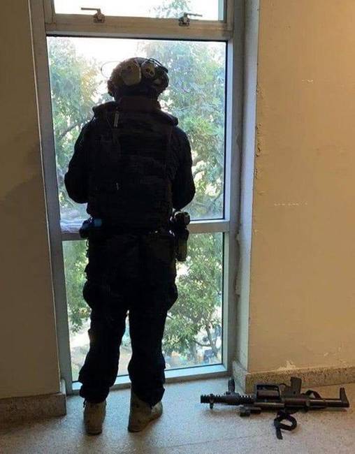 Mi ez a hatalmas fegyver a rendőrnél az egyetememen?