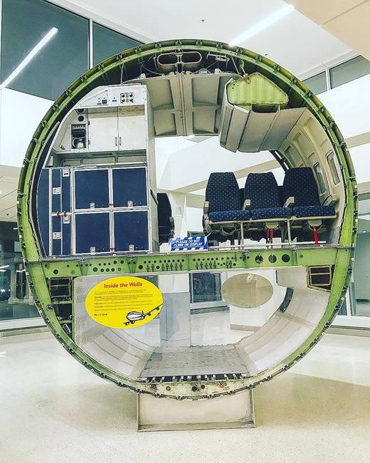 Egy Boeing utasszállító repülőgép törzsének keresztmetszete.